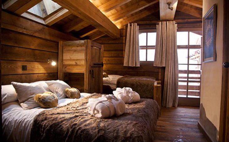 Chalet Samuel, Courchevel, Double Bedroom